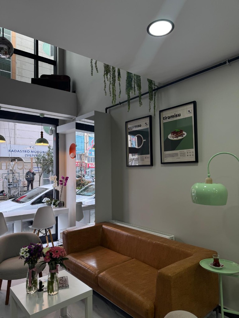 Leyna Coffee oturma alanı ve dekor